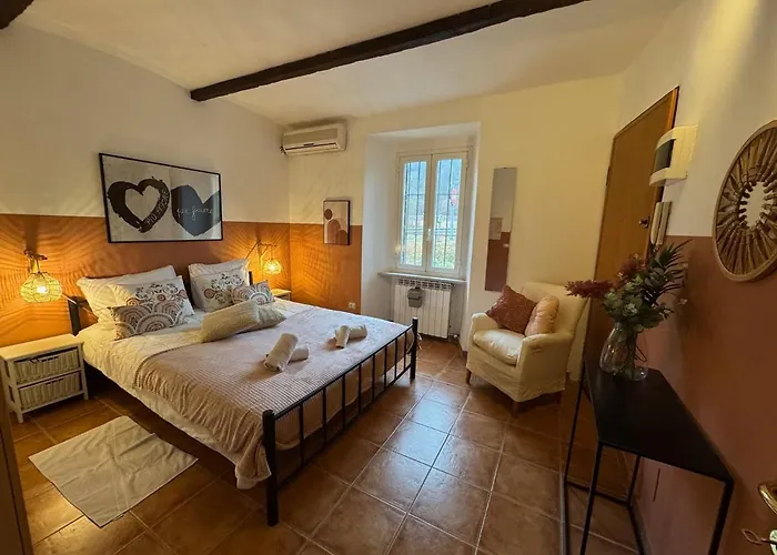 Wisteria Piemonte Nyaraló *