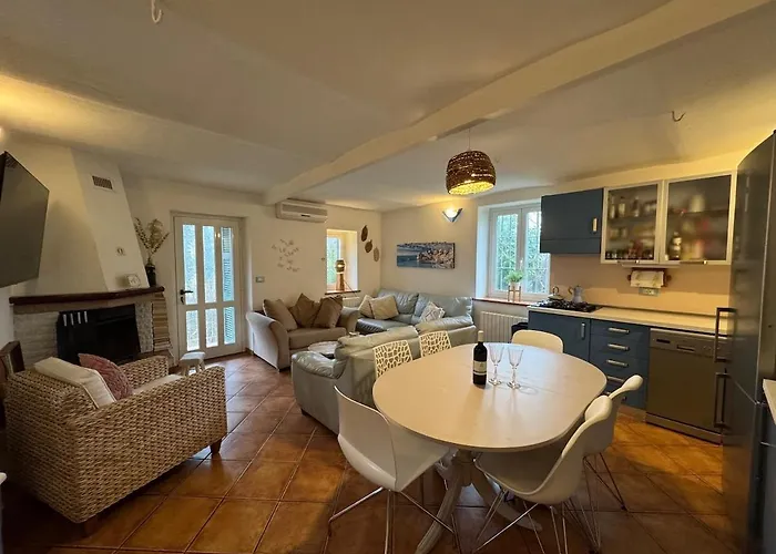 Wisteria Piemonte Nyaraló *